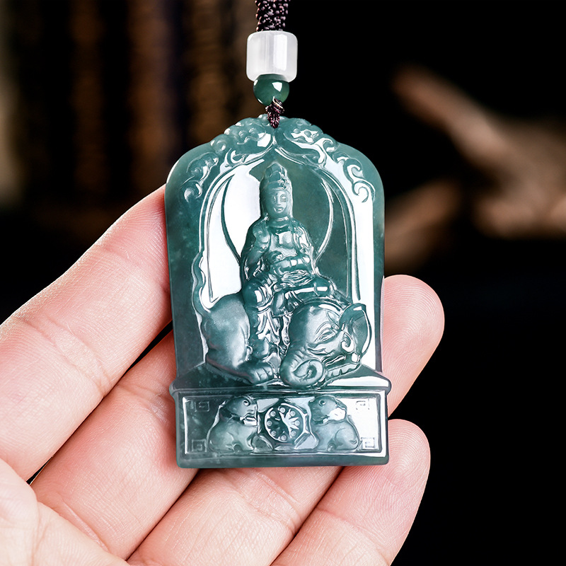 Luxury Gifts Jewelry & Watches Namfleg Mostar - Collier pendentif Guanyin en jadéite birmane