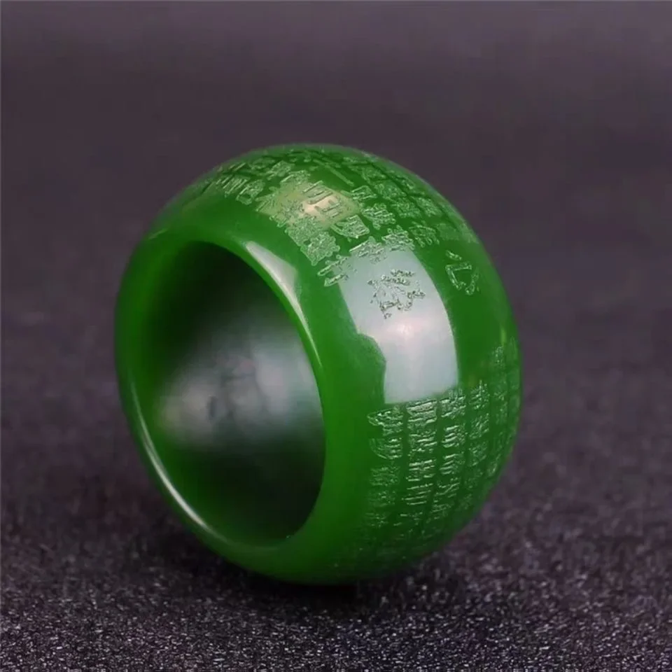 Bague en jade vert naturel de  - The Jewelry & Watches avis et prix