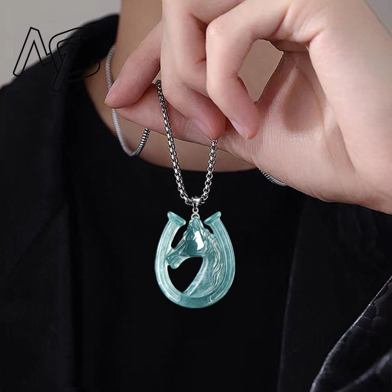 Collier pendentif sabot de che - The Jewelry & Watches avis et prix